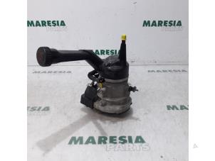 Used Power steering pump Peugeot 308 (4A/C) 1.6 16V THP Autom. Price € 75,00 Margin scheme offered by Maresia Parts