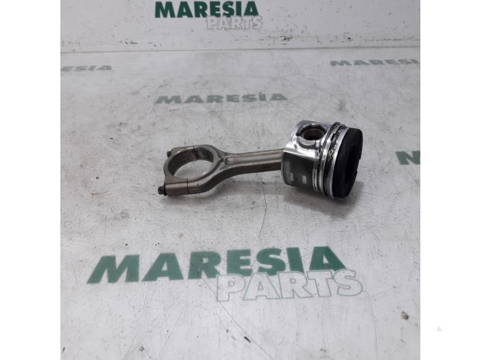Gebrauchte Kolben Peugeot 207 SW (WE/WU) 1.6 HDi 16V Preis € 50,00 Margenregelung angeboten von Maresia Parts