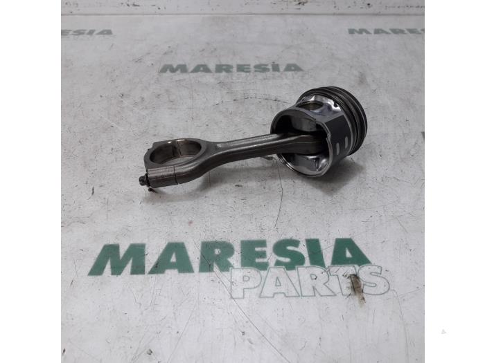 Usados Pistón Peugeot Partner (GC/GF/GG/GJ/GK) 1.6 BlueHDI 75 Precio € 50,00 Norma de margen ofrecido por Maresia Parts
