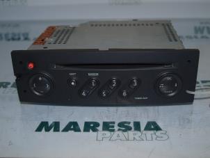 Gebrauchte Radio CD Spieler Renault Megane II (BM/CM) 1.4 16V 98 Preis € 45,00 Margenregelung angeboten von Maresia Parts