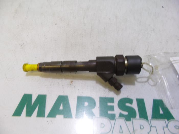Injector (diesel) from a Renault Grand Scénic II (JM) 1.9 dCi 120 2004