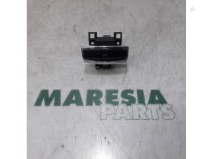 Used Parking brake switch Citroen C5 III Tourer (RW) 2.7 HDiF V6 24V Autom. Price € 30,00 Margin scheme offered by Maresia Parts