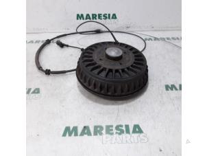 Used Knuckle, rear right Renault Kangoo Express (FW) 1.5 dCi 75 Price € 127,05 Inclusive VAT offered by Maresia Parts