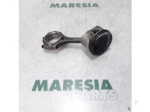 Usagé Piston Renault Espace Prix € 65,00 Règlement à la marge proposé par Maresia Parts