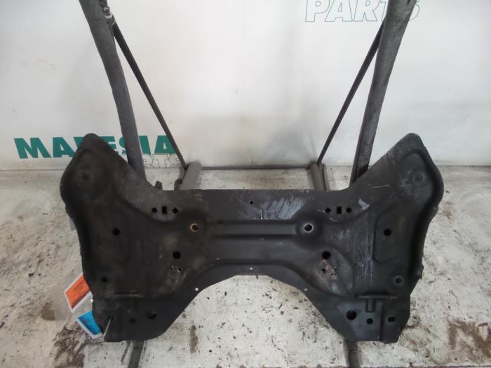Faux châssis d'un Peugeot 206 CC (2D) 2.0 16V 2002