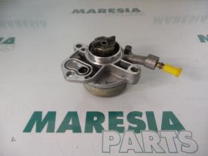 Used Vacuum pump (diesel) Peugeot 607 (9D/U) 2.2 HDi 16V FAP Price € 50,00 Margin scheme offered by Maresia Parts