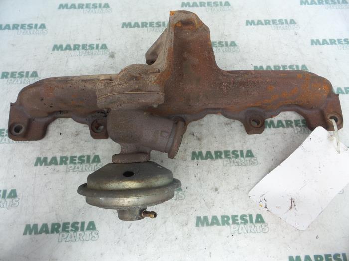Gebrauchte Abgaskrümmer Peugeot 607 (9D/U) 2.2 HDi 16V FAP Preis € 60,00 Margenregelung angeboten von Maresia Parts