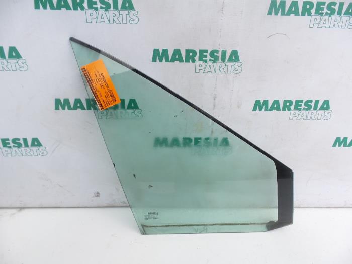 Usados Ventanilla triangular derecha delante Renault Grand Scénic II (JM) 1.9 dCi 120 Precio € 30,00 Norma de margen ofrecido por Maresia Parts