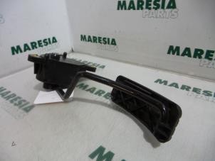 Used Throttle pedal position sensor Renault Grand Scénic II (JM) 1.9 dCi 120 Price € 35,00 Margin scheme offered by Maresia Parts