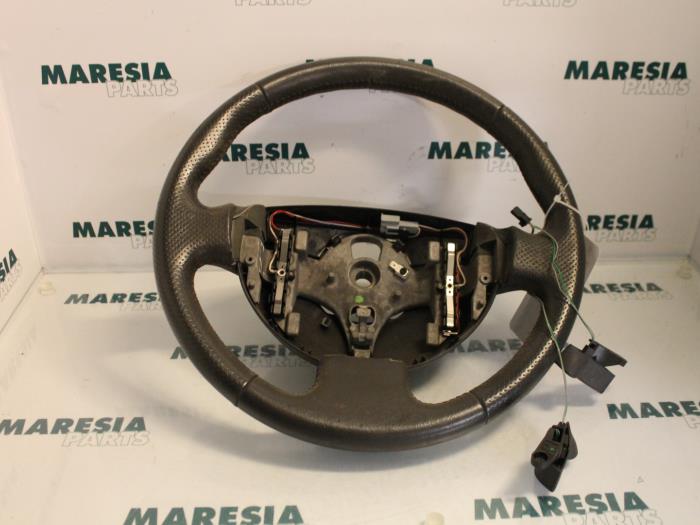 Begagnade Ratt Renault Megane II CC (EM) 1.6 16V Pris € 35,00 Marginaltabell erbjuds av Maresia Parts