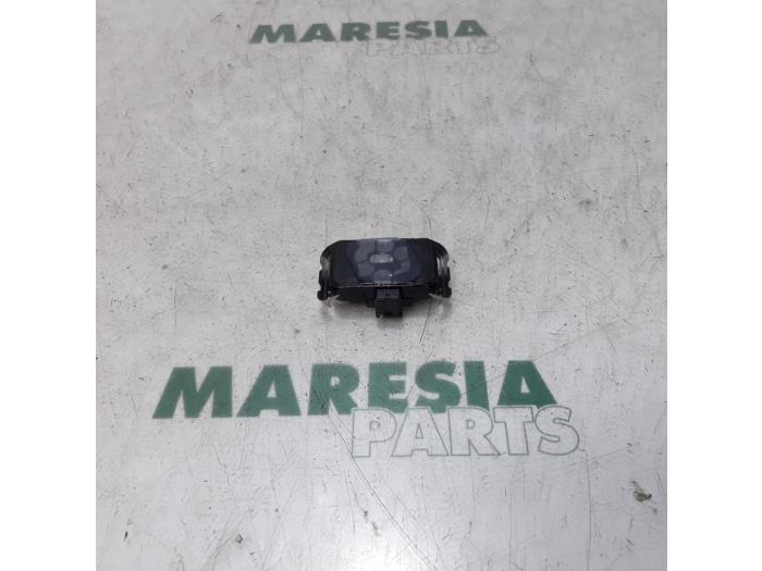 Begagnade Regnsensor Citroen C4 Grand Picasso (UA) 1.6 HDiF 16V 110 Pris € 24,99 Marginaltabell erbjuds av Maresia Parts