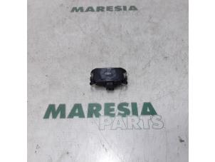 Usagé Capteur de pluie Citroen C4 Grand Picasso (UA) 1.6 HDiF 16V 110 Prix € 50,00 Règlement à la marge proposé par Maresia Parts