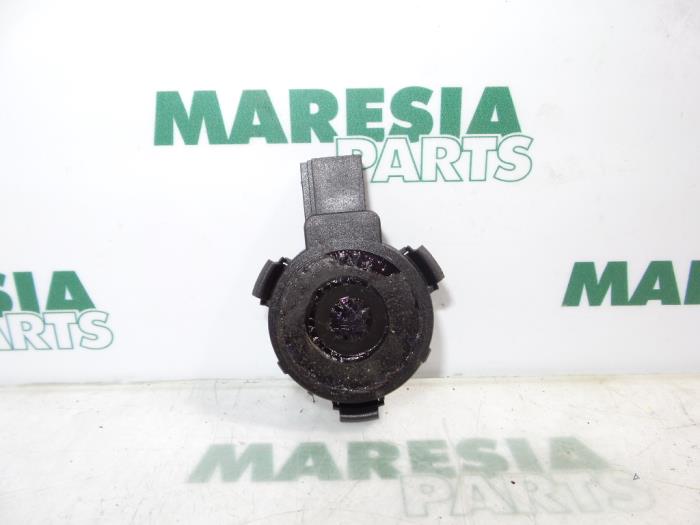 Begagnade Regnsensor Peugeot 607 (9D/U) 2.2 HDi 16V FAP Pris € 40,00 Marginaltabell erbjuds av Maresia Parts