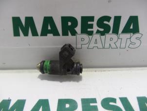 Used Injector (petrol injection) Renault Laguna II Grandtour (KG) 1.8 16V Price € 20,00 Margin scheme offered by Maresia Parts