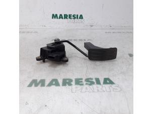 Used Throttle pedal position sensor Renault Koleos I 2.0 dCi 16V Price € 50,00 Margin scheme offered by Maresia Parts