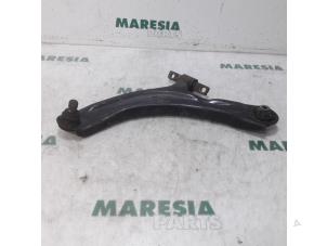 Used Front lower wishbone, left Renault Koleos I 2.0 dCi 16V Price € 25,00 Margin scheme offered by Maresia Parts