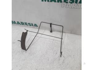 Used Spare wheel holder Citroen Jumpy (G9) 1.6 HDI 16V Price € 60,50 Inclusive VAT offered by Maresia Parts