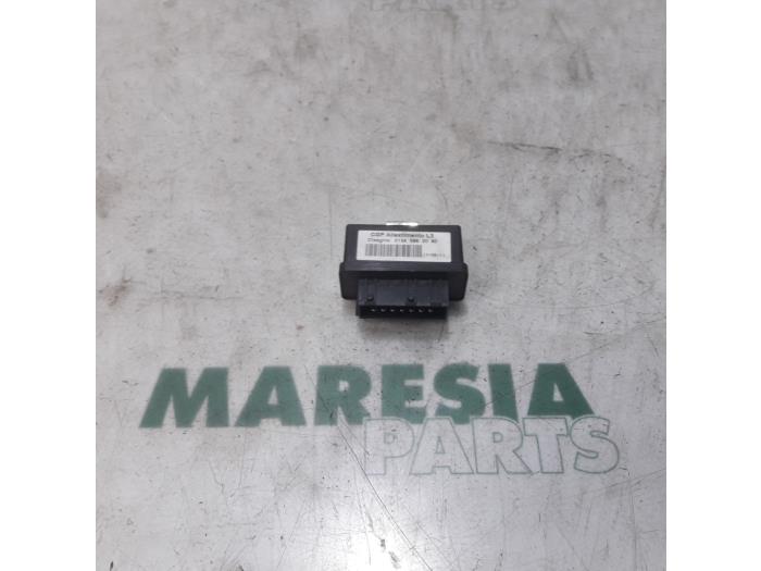 Begagnade Relä Citroen Jumper (U9) 2.2 HDi 120 Pris € 36,30 Inklusive moms erbjuds av Maresia Parts