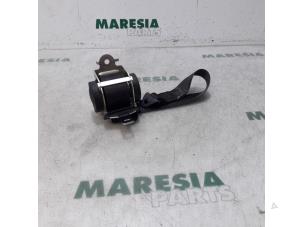 Used Rear seatbelt, right Peugeot 407 (6C/J) 2.7 HDi V6 24V Price € 75,00 Margin scheme offered by Maresia Parts