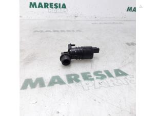 Used Windscreen washer pump Peugeot 407 (6C/J) 2.7 HDi V6 24V Price € 10,00 Margin scheme offered by Maresia Parts
