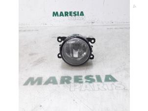 Used Fog light, front left Peugeot 407 (6C/J) 2.7 HDi V6 24V Price € 10,00 Margin scheme offered by Maresia Parts