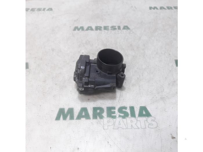 Używane Przepustnica Peugeot 207/207+ (WA/WC/WM) 1.4 16V VTi Cena € 35,00 Procedura marży oferowane przez Maresia Parts
