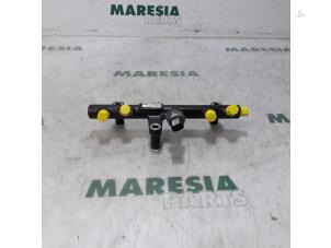 Used Fuel injector nozzle Citroen C5 III Tourer (RW) 2.0 HDiF 16V Price € 50,00 Margin scheme offered by Maresia Parts