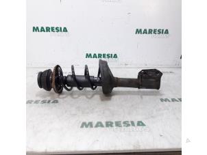 Used Front shock absorber rod, right Renault Twingo II (CN) 1.2 Price € 34,00 Margin scheme offered by Maresia Parts