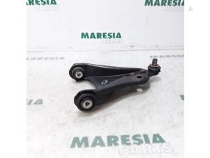 Used Front lower wishbone, right Renault Twingo II (CN) 1.2 Price € 25,00 Margin scheme offered by Maresia Parts