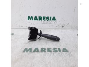 Used Wiper switch Renault Twingo II (CN) 1.2 Price € 60,00 Margin scheme offered by Maresia Parts
