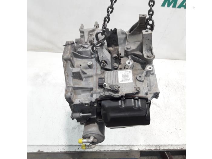 Gearbox from a Peugeot 407 (6C/J) 2.7 HDi V6 24V 2007