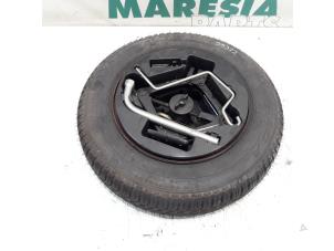 Usagé Cric Fiat Panda (169) 1.2 Fire Prix € 75,00 Règlement à la marge proposé par Maresia Parts