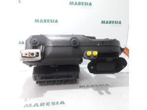 Used Heater housing Peugeot 607 (9D/U) 2.2 HDi 16V FAP Price € 315,00 Margin scheme offered by Maresia Parts