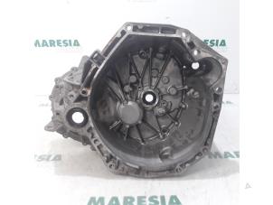 Used Gearbox casing Renault Grand Scénic III (JZ) 1.5 dCi 110 Price € 50,00 Margin scheme offered by Maresia Parts