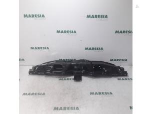Usagé Plaque de serrure avant Fiat Ducato (250) 2.0 D 115 Multijet Prix € 60,50 Prix TTC proposé par Maresia Parts