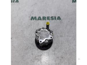 Used Power steering pump Peugeot 407 (6C/J) 2.7 HDi V6 24V Price € 85,00 Margin scheme offered by Maresia Parts