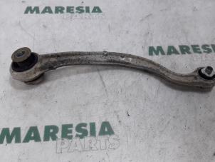 Used Rear lower wishbone, left Peugeot 407 (6C/J) 2.7 HDi V6 24V Price € 105,00 Margin scheme offered by Maresia Parts
