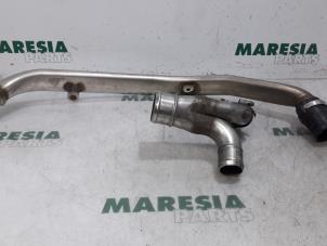 Used Turbo hose Peugeot 407 (6C/J) 2.7 HDi V6 24V Price € 50,00 Margin scheme offered by Maresia Parts