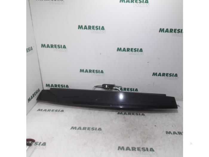 Gebrauchte Spoiler Citroen C6 (TD) 2.7 HDiF V6 24V Preis € 157,50 Margenregelung angeboten von Maresia Parts