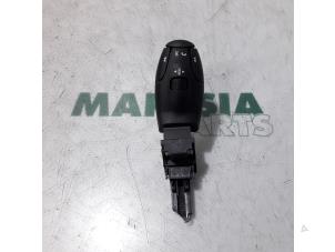 Used Steering wheel mounted radio control Citroen C6 (TD) 2.7 HDiF V6 24V Price € 20,00 Margin scheme offered by Maresia Parts