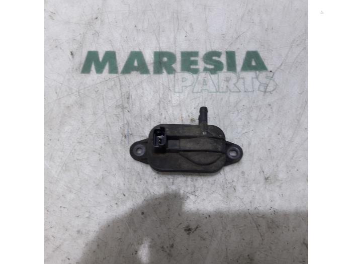 Begagnade Partikelfiltersensor Citroen C6 (TD) 2.7 HDiF V6 24V Pris € 50,00 Marginaltabell erbjuds av Maresia Parts