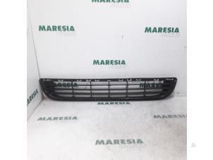 Used Grille Citroen Berlingo 1.6 Hdi 75 Price € 42,35 Inclusive VAT offered by Maresia Parts