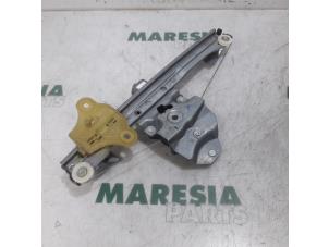 Used Rear door window mechanism 4-door, right Renault Clio IV Estate/Grandtour (7R) 0.9 Energy TCE 90 12V Price € 30,00 Margin scheme offered by Maresia Parts