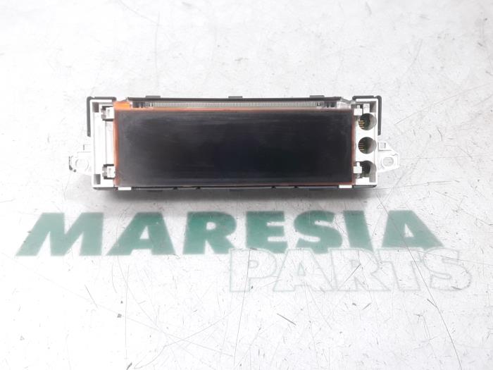 Begagnade Innerdisplay Peugeot Expert (G9) 2.0 HDi 120 Pris € 35,00 Marginaltabell erbjuds av Maresia Parts