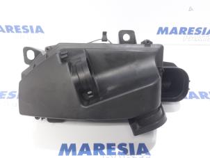 Usagé Boîtier filtre à air Citroen C6 (TD) 2.7 HDiF V6 24V Prix € 75,00 Règlement à la marge proposé par Maresia Parts