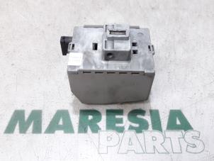 Used Electronic ignition key Renault Laguna II (BG) 1.6 16V Price € 131,25 Margin scheme offered by Maresia Parts