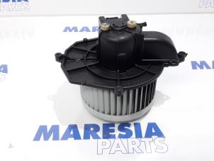 Usados Motor de ventilador de calefactor Citroen Berlingo 1.6 Hdi 75 Precio € 36,30 IVA incluido ofrecido por Maresia Parts