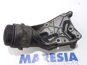 Usados Soporte de filtro de aceite Alfa Romeo 159 (939AX) 1.9 JTDm Precio € 65,00 Norma de margen ofrecido por Maresia Parts