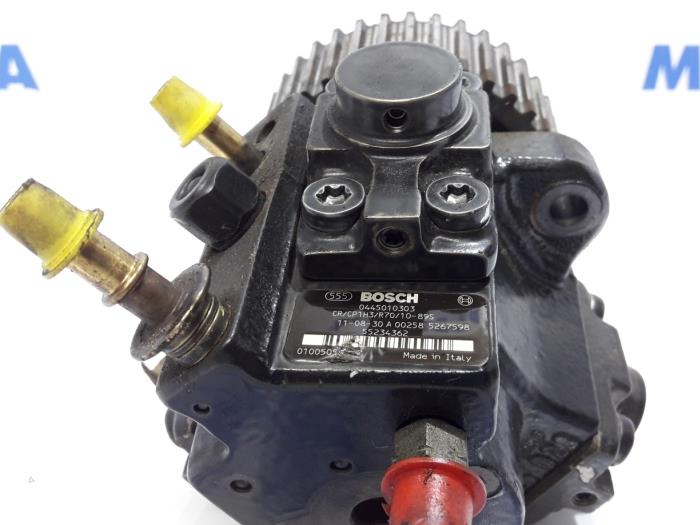 Mechanical fuel pump from a Fiat Ducato 2013