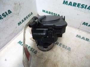 Używane Obudowa filtra paliwa Peugeot 407 Cena € 50,00 Procedura marży oferowane przez Maresia Parts